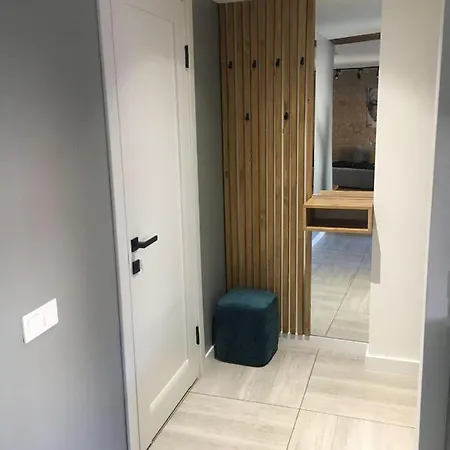 дворівневі на площі ринок إلفيف