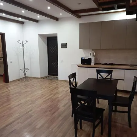 Daire дворівневі на площі ринок *