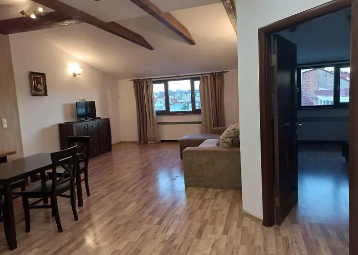 дворівневі на площі ринок